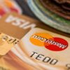 探偵を雇うお金がない